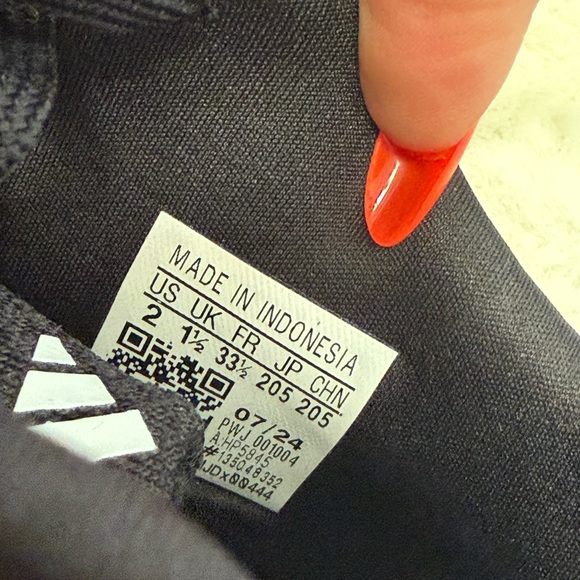 Adidas Black and White Sneakers Runfalcon Running Shoes - Picture 4 of 4